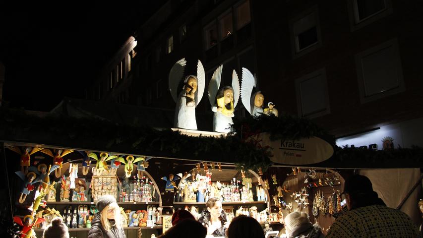 Oh, wie schön das leuchtet: Der Christkindlesmarkt bei Nacht