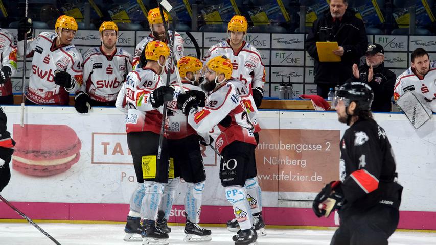 Ehliz-Show gegen die Pinguins: Ice Tigers gewinnen 7:4