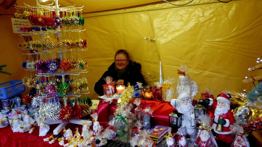 Engelchen und viele Buden: So war der Adventsmarkt in Markt Erlbach