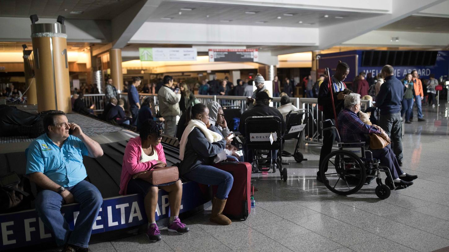 Für knapp elf Stunden ging am dem  Hartsfield-Jackson-Flughafen in Atlanta gar nichts. Der Flughafen gilt als wichtiges Drehkreuz im US-Flugverkehr und als einer betriebsreichsten weltweit.