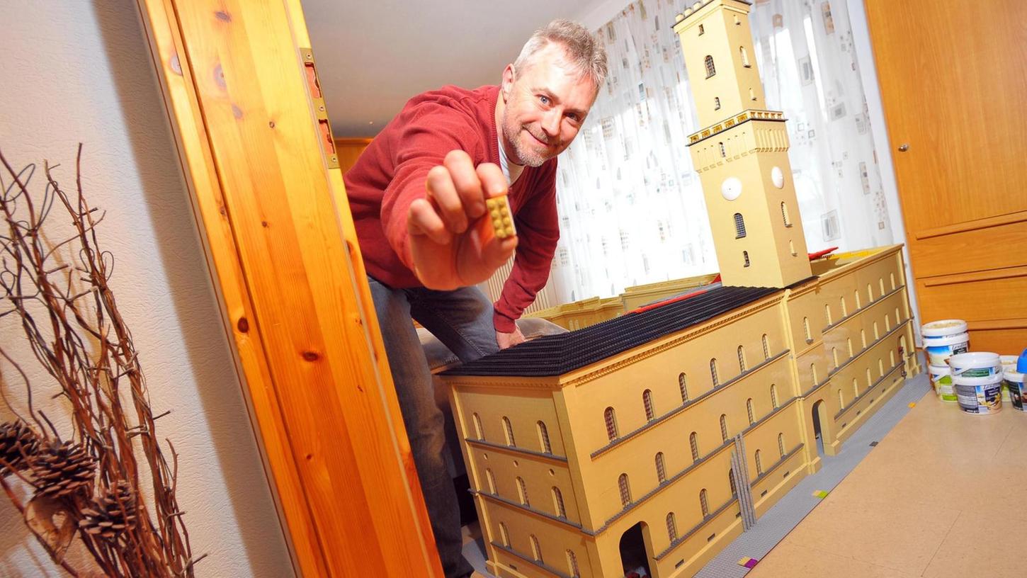 50.000 Legosteine: Fürther Rathaus wird nachgebaut