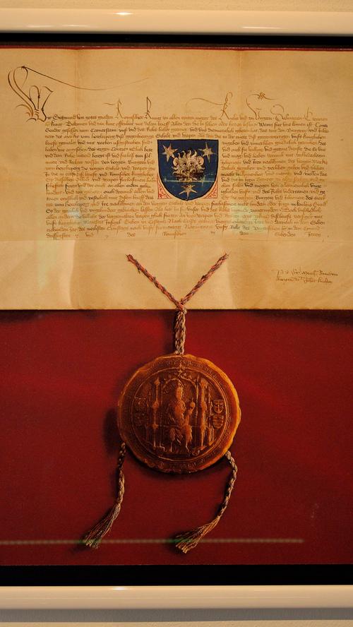 Der Wappenbrief von König Sigmund aus dem Jahr 1417 ist das ältestes Original-Dokument im Museum.