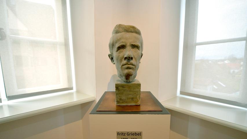 Die Büste des Künstlers und Kunstprofessors Fritz Griebel im Weißen Schloss.