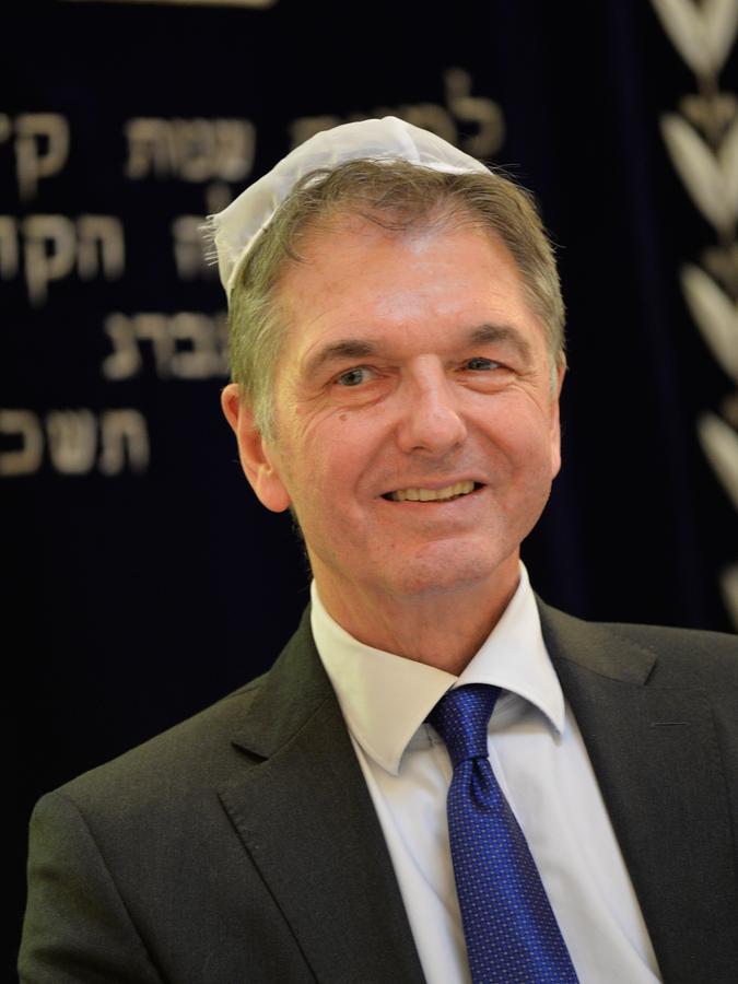 Der Vorsitzende der Israelitischen Kultusgemeinde von Nürnberg, Jo-Achim Hamburger, äußerte sich über den Echo und die Kippa-Problematik.