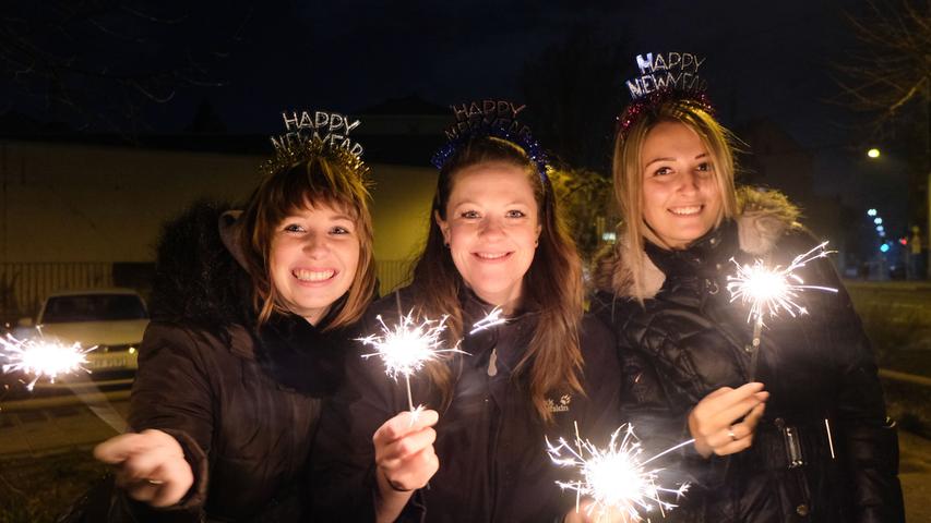 Mit Freunden und Feuerwerk! So rutschte Nürnberg ins neue Jahr