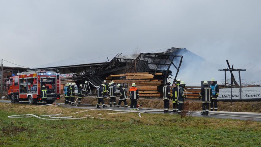 Nach Vollbrand: Schreinerhalle im Landkreis Cham komplett zerstört