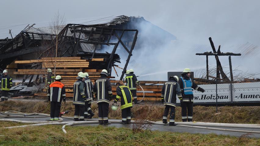 Nach Vollbrand: Schreinerhalle im Landkreis Cham komplett zerstört