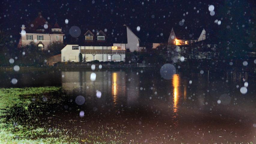 Hochwasser in Uttenreuth: Überall floss braune Brühe 