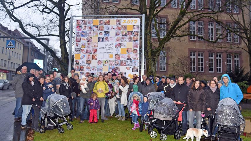 Zum Jubiläumsjahr-Abschluss: Baby-Banner für Schwabachs Zukunft
