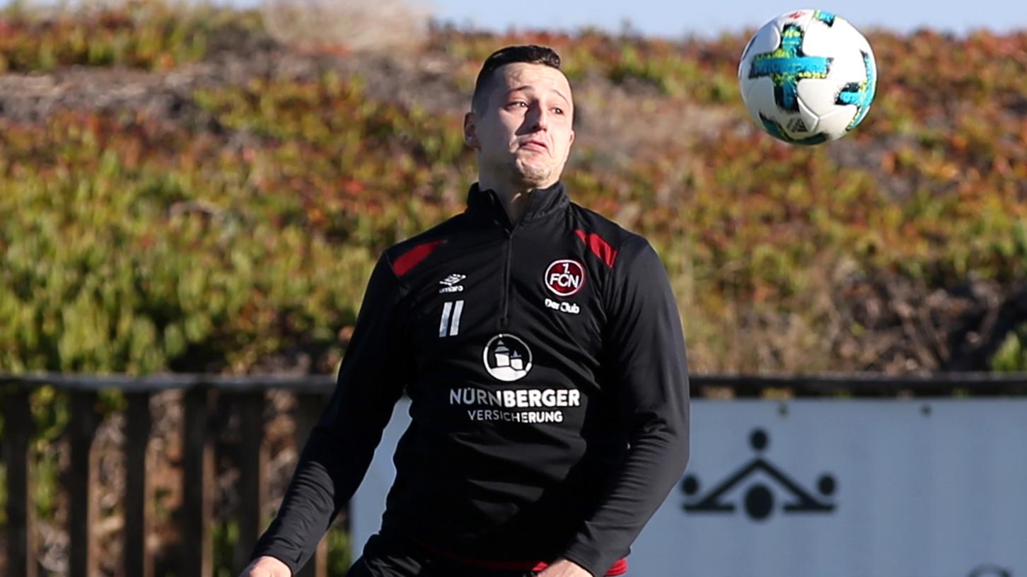 Adam Zrelak wird dem 1. FC Nürnberg nach seinem Muskelfaserriss rund drei Wochen fehlen.