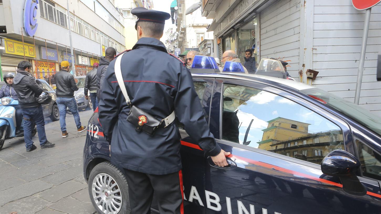 Die Mafia ist in Italien ein tief verwurzeltes Problem. Erst am vergangenen Wochenende kam es in Neapel zu einer Schießerei mit Mafiosi, bei der vier Menschen verletzt wurden.