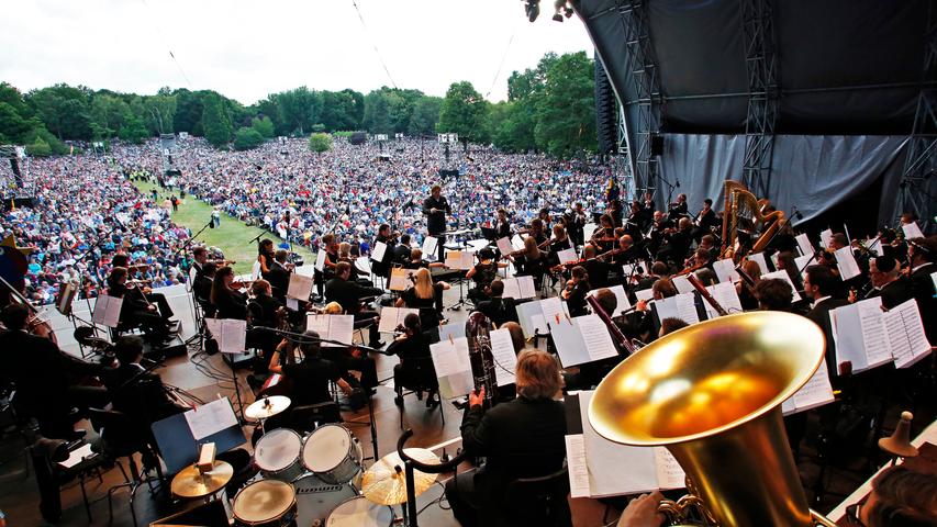 Klassische Musik auf der Picknick-Decke genießen: Am 22. Juli und 4. August beim Klassik Open Air im Luitpoldhain.