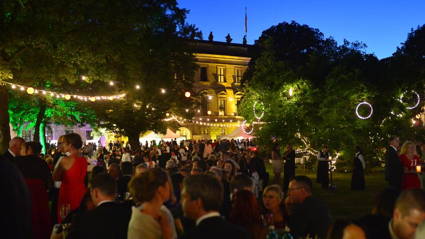 Am 30. Juni 2018 lädt die Friedrich-Alexander-Universität zum glamourösen Schaulaufen - beim Erlanger Schlossgartenfest.