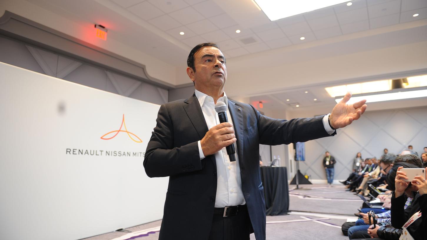 Renault-Chef Carlos Ghosn kündigte an, dass eine Allianz aus Renault, Nissan und Mitsubishi, die Ghosn ebenfalls anführt, in den kommenden fünf Jahren eine Milliarde Dollar in Start-ups investieren will.