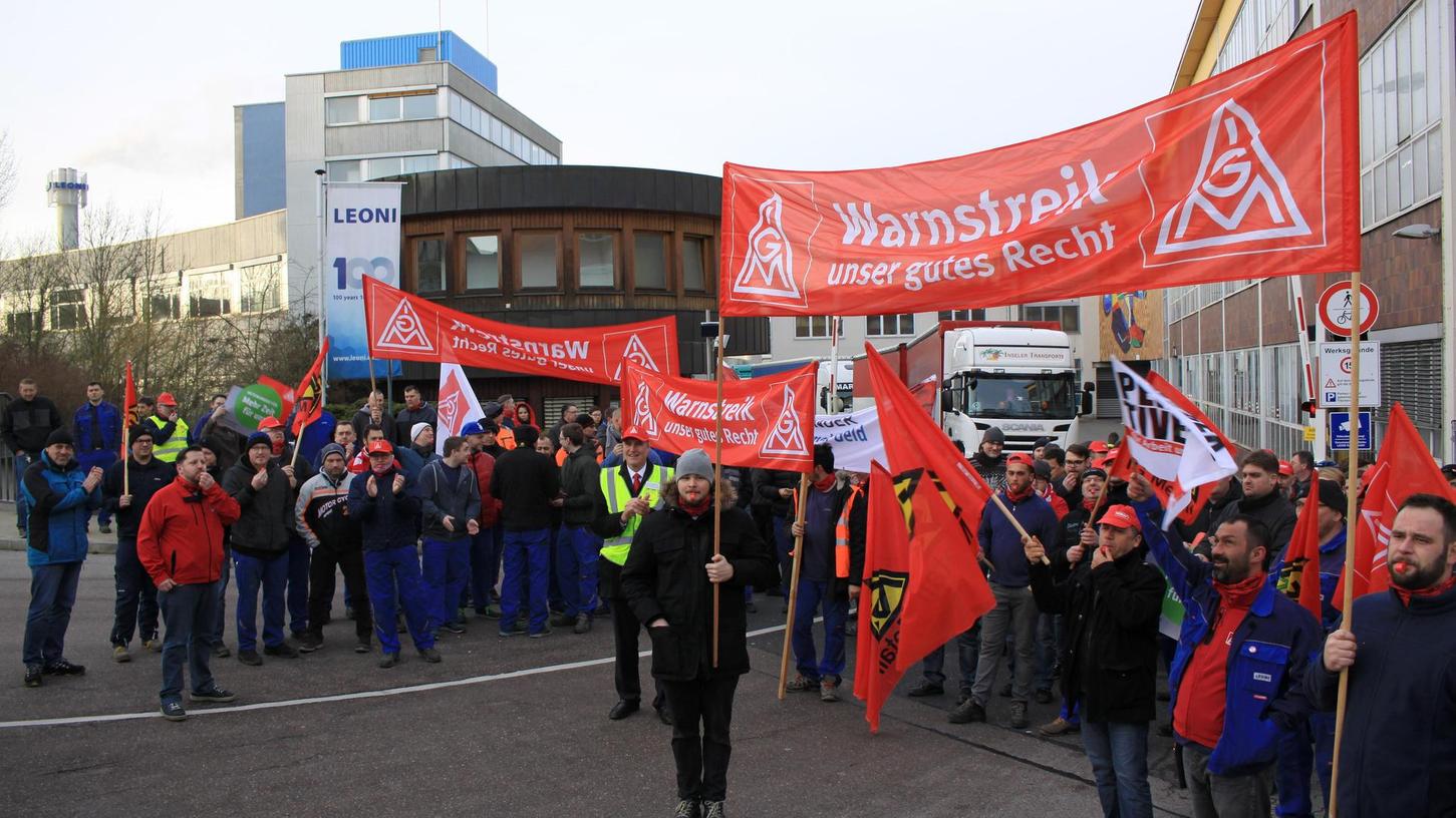 Streik bei Leoni in Roth: Flagge zeigen für bessere Löhne 