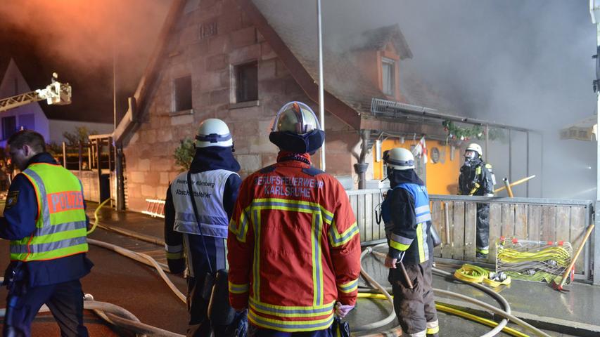 Morgendlicher Brand in Ziegelstein: Gaststätte brennt nieder
