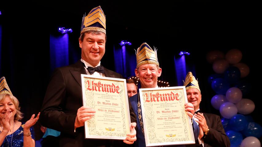 Nürnberger Karnevalsgesellschaft verleiht Söder einen Orden