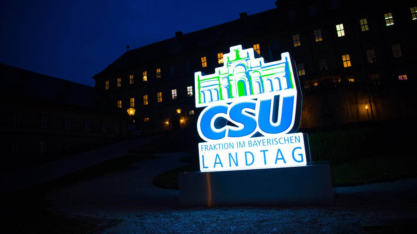 Die CSU hält in Bad Staffelstein ihre Winterklausur ab, die SPD tagt in Irsee.