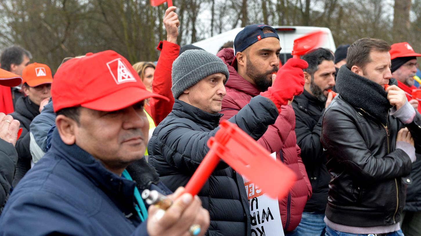 Am Montag führte die IG Metall ihre Warnstreiks in Erlangen durch. Am Folgetag konzentrierten sich die Streiks auf Schweinfurt.