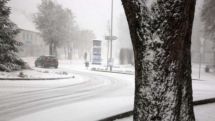 Winter feiert sein Comeback: Schneegestöber im Frankenland