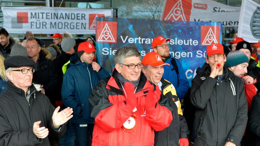 Healthineers auf der Straße: Warnstreik bei Siemens in Erlangen