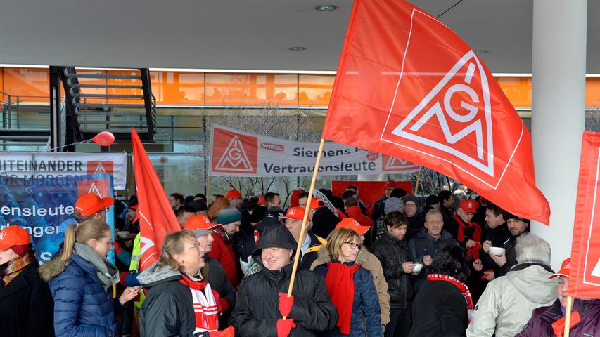 Healthineers auf der Straße: Warnstreik bei Siemens in Erlangen