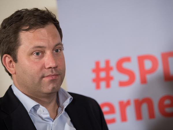 SPD-Generalsekretar Lars Klingbeil kritisierte CSU-Mann Alexander Dobrindt. Dieser belaste mit seiner Äußerung vom "Zwergenaufstand" in der SPD unnötig das Klima.