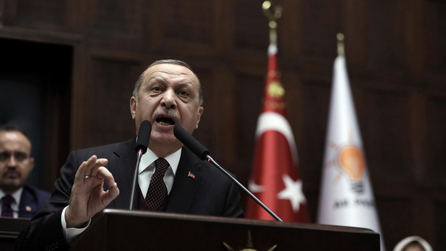 Trotz eines Appells der USA hat der türkische Staatschef Recep Tayyip Erdogan befohlen, Kurden in Syrein anzugreifen.
