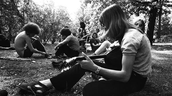 Die Pädagogische Hochschule Nürnberg, die die Lehrer für diverse Schularten ausbildet, wird 1972 als Erziehungswissenschaftliche Fakultät die achte Fakultät der Universität Erlangen-Nürnberg.