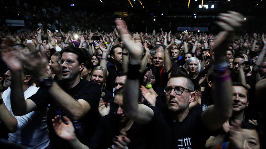 Ekstase in der Arena: Die Bilder zum Konzert der britischen Kultband