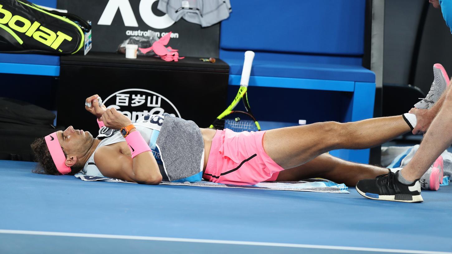 Aus für Nadal: Der Weltranglistenerste musste im Viertelfinale von Melbourne verletzt aufgeben.