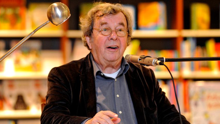 Im November 2011 las der berühmte Literaturkritiker und Autor Hellmuth Karasek in einer Buchhandlung im City-Point.