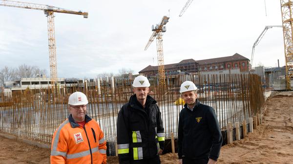 Polier Michael Hussendoerfer, Bastian Richter und Felix Schanzmann (von links) von der Berufsfeuerwehr blicken zuversichtlich in die Zukunft.