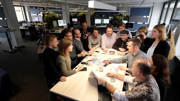 Der Verlag Nürnberger Presse hat umgebaut: NN, NZ und nordbayern.de arbeiten in der Marienstraße 9-11 künftig in einem gemeinsamen Newsroom.