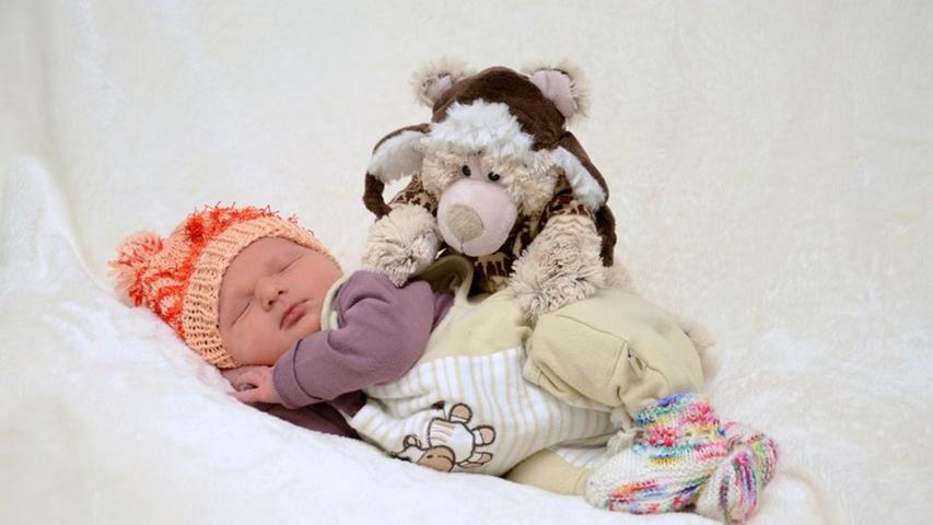 Willkommen, kleine Tamara Ackermann! Du bist am 22. Januar in Bubenreuth zur Welt gekommen, mit 3470 Gramm.