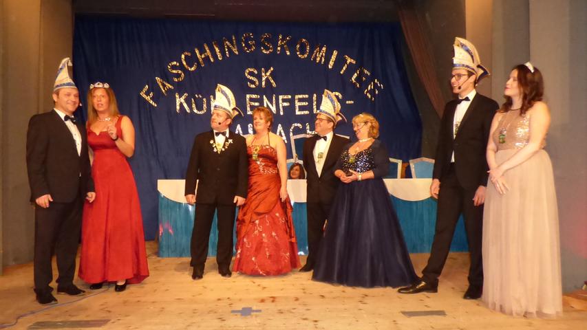 Saisonstart für Tanzmariechen und Co.: Prunksitzung in Kühlenfels