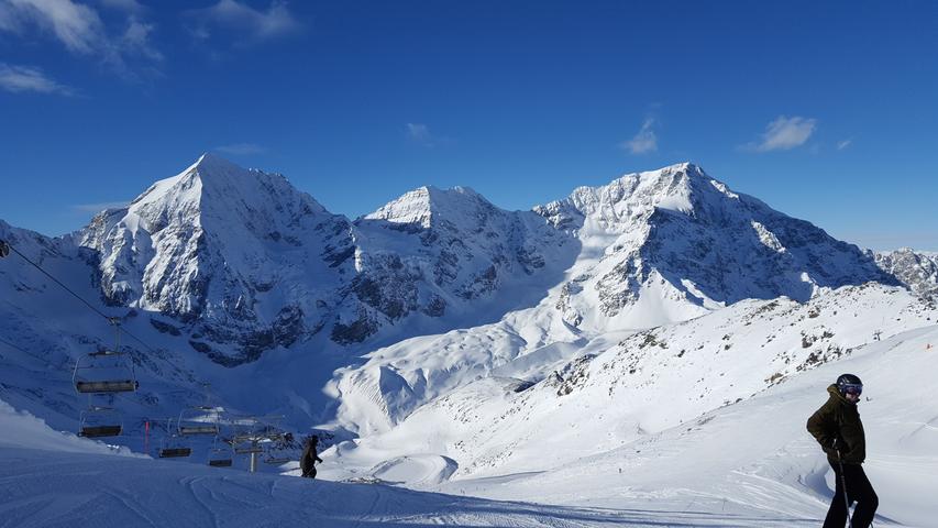 Im Skigebiet Sulden eröffnen sich grandiose Ausblicke auf Ortler, Zebru und Königsspitze.