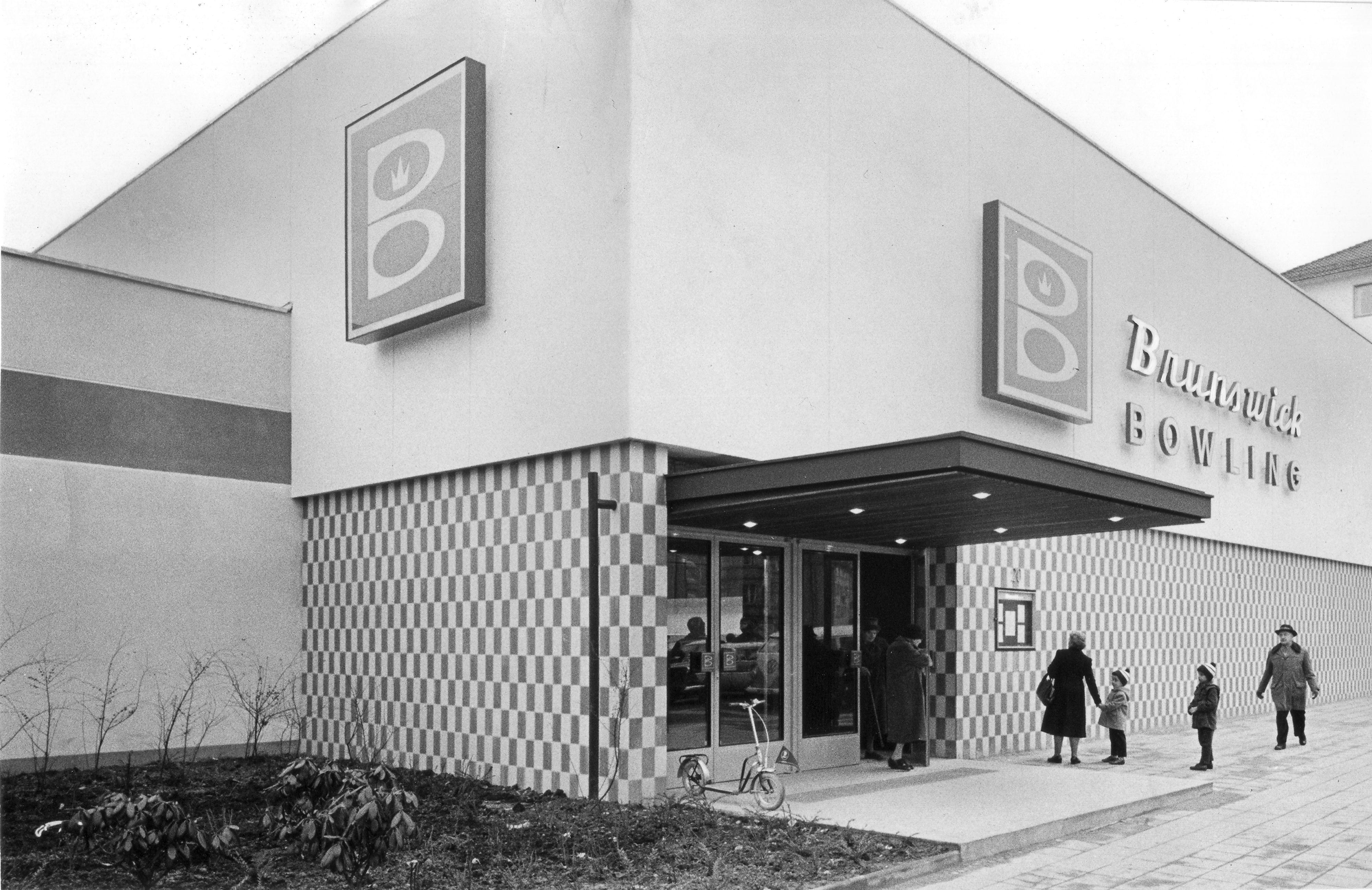 3,5 Millionen Mark kostete der Komplex, der auf dem Gelände des ehemaligen Tucher-Kellers gebaut worden ist.