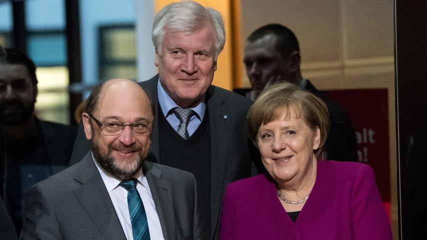 Gründlichkeit geht vor Schnelligkeit, so äußerte sich Martin Schulz am Freitag über die GroKo-Verhandlungen. Im Endspurt der - potentiellen - Regierungsbildung sahen die Parteichefs noch viele Dissenspunkte, gaben sich aber vorsichtig optimistisch.