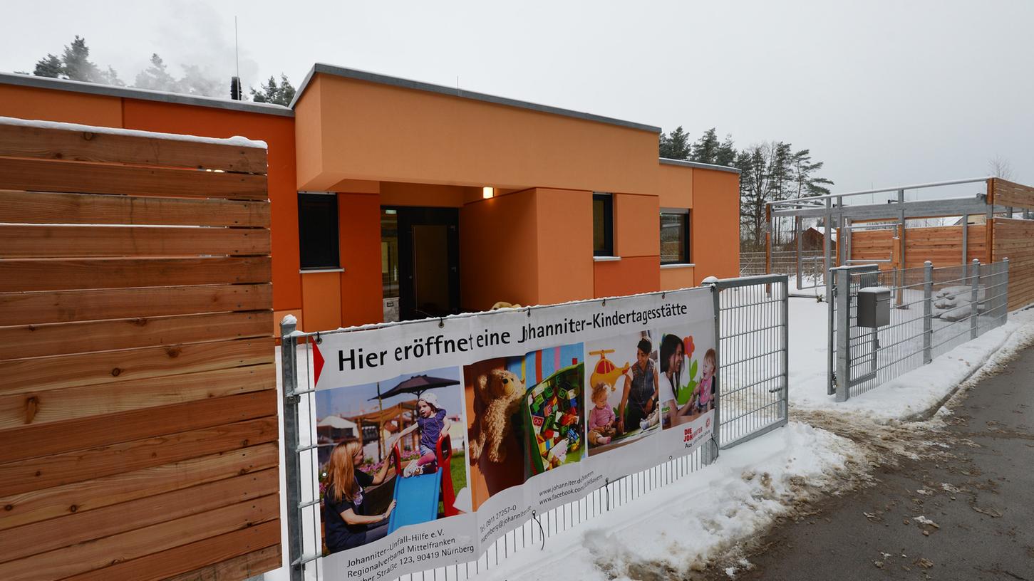 Der Erweiterungsbau des Johanniter-Kindergartens Löwenzahn in Postbauer-Heng liegt auf Eis. Trotzdem sollen alle Kinder einen Platz bekommen, verspricht Bürgermeister Horst Kratzer.