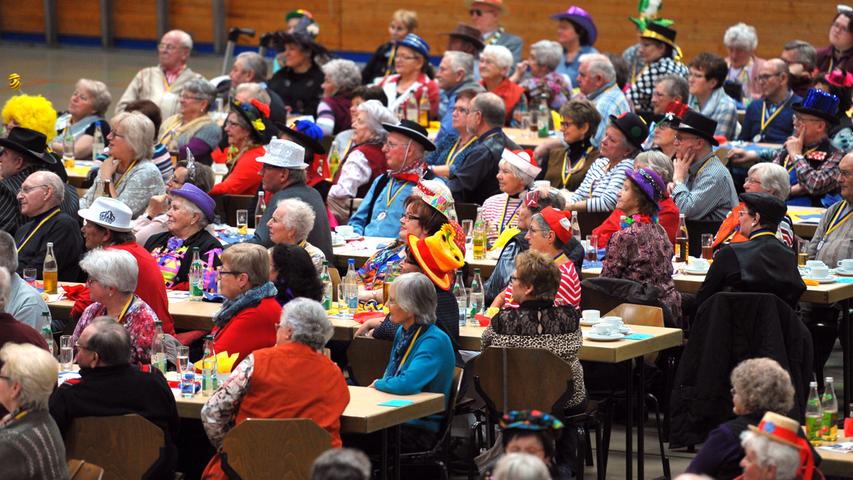 Senioren feiern in der Aischtalhalle 