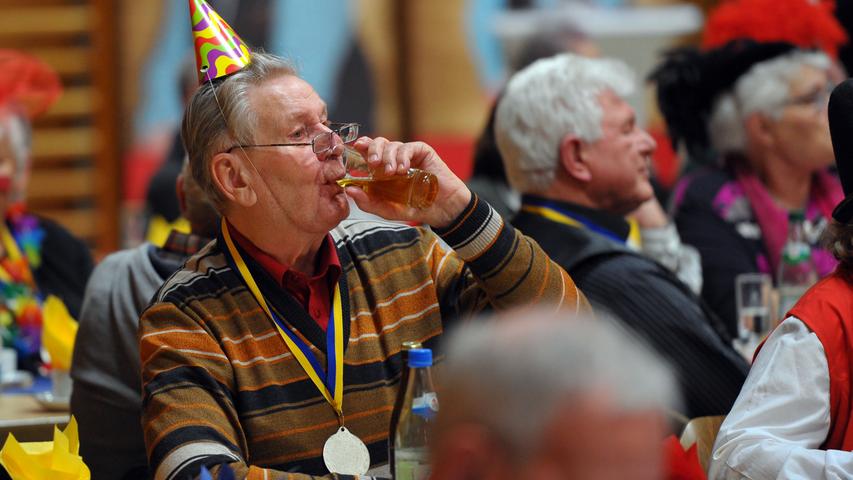 Senioren feiern in der Aischtalhalle 