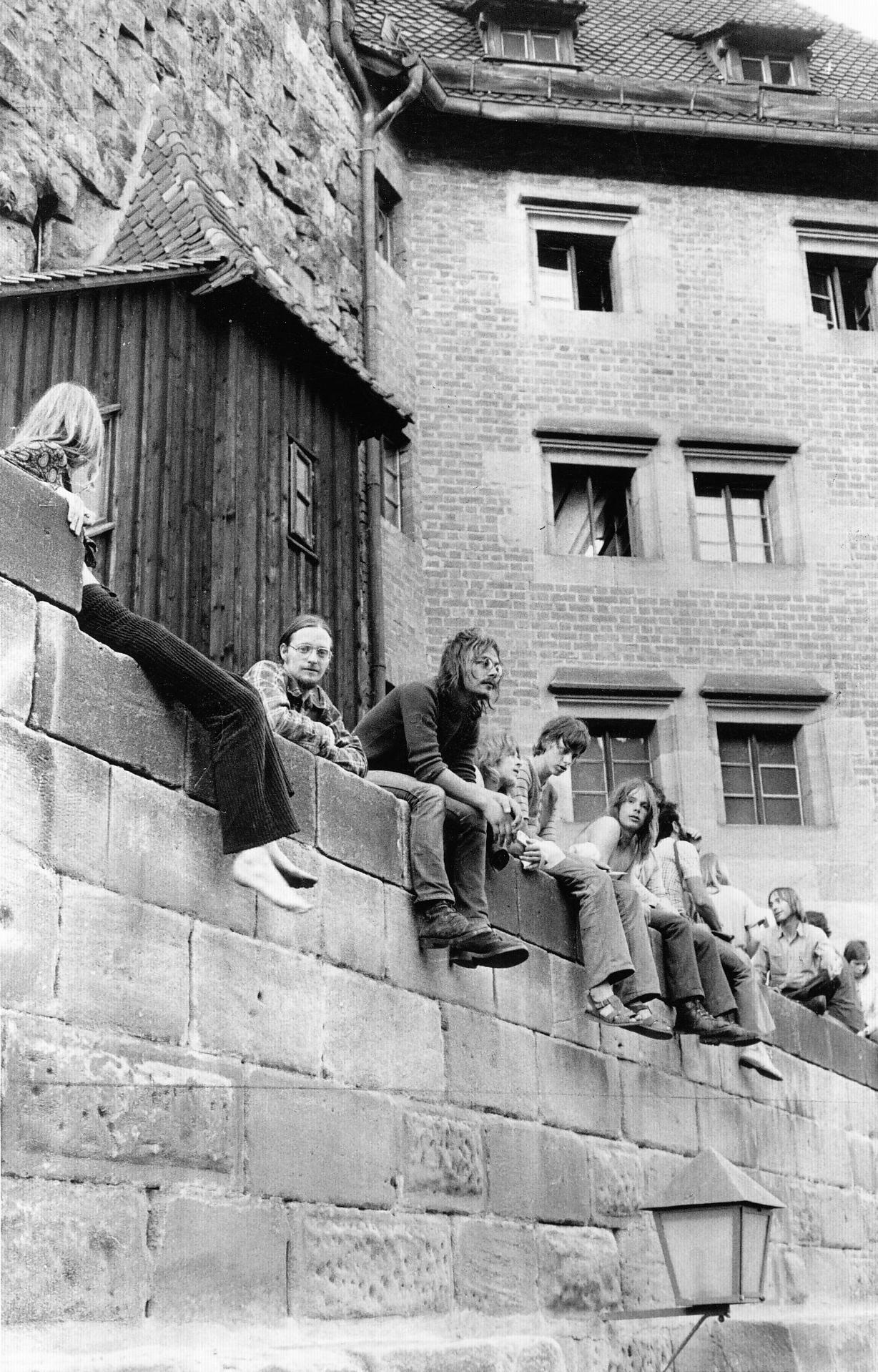 Auch in den Siebzigern - unschwer zu erkennen an den Brillen, den Klamotten und den Frisuren - erfreute sich die Jugendherberge großer Beliebtheit.