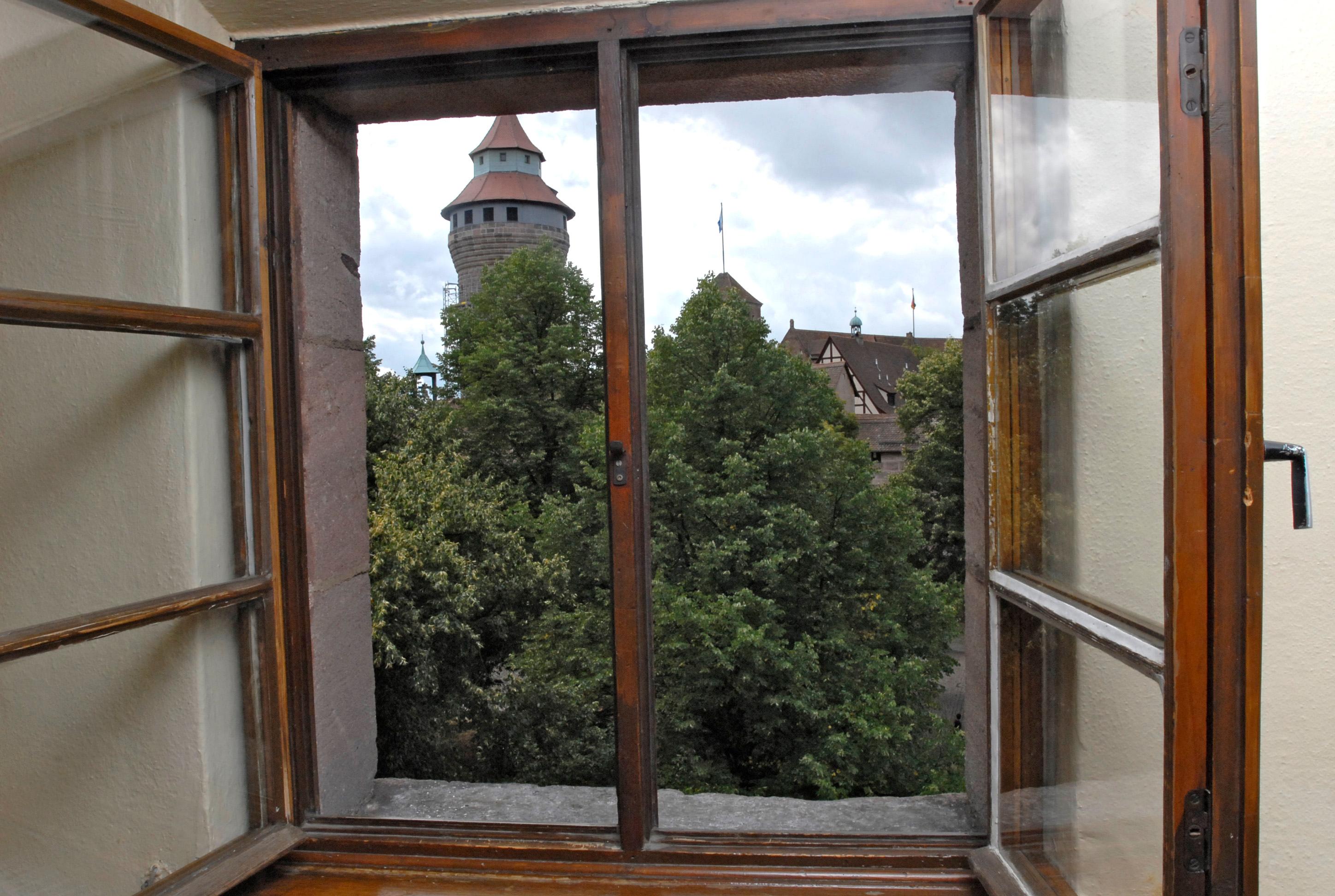 Den tollen Blick aus dem Fenster gibt es gratis zur Übernachtung. Wohl dem, der eine solche Aussicht hat!