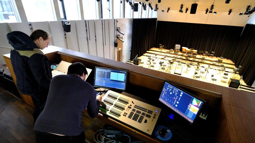 Herzstück der neuen Musikhochschule: Der Orchesterprobensaal. Hier werden künftig Konzerte der Hochschul-Ensembles stattfinden. Der Raum bietet Platz für 244 Zuhörer.