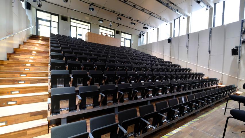 Herzstück der neuen Musikhochschule: der Orchesterprobensaal. Hier werden künftig Konzerte der Hochschul-Ensembles stattfinden. Der Raum bietet Platz für 244 Zuhörer.