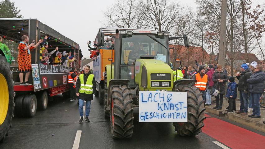 Mit Herrmann und Co: Tausende feiern beim Faschingsumzug in Bruck
