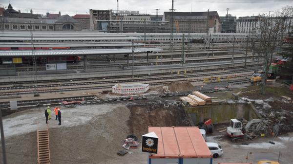 Bei Bauarbeiten am Hauptbahnhof Nürnberg wurde am Rosenmontag 2018 eine Fliegerbombe gefunden. Die geplante Entschärfung verzögerte sich aufgrund einer Vielzahl von Krankentransporten bei der Evakuierung. Während der Entschärfung am Abend war der Zugverkehr komplett eingestellt und der Luftraum über Nürnberg gesperrt. Es handelte sich um eine amerikanische 45-Kilogramm-Bombe mit 20 bis 25 Kilogramm Sprengstoff.