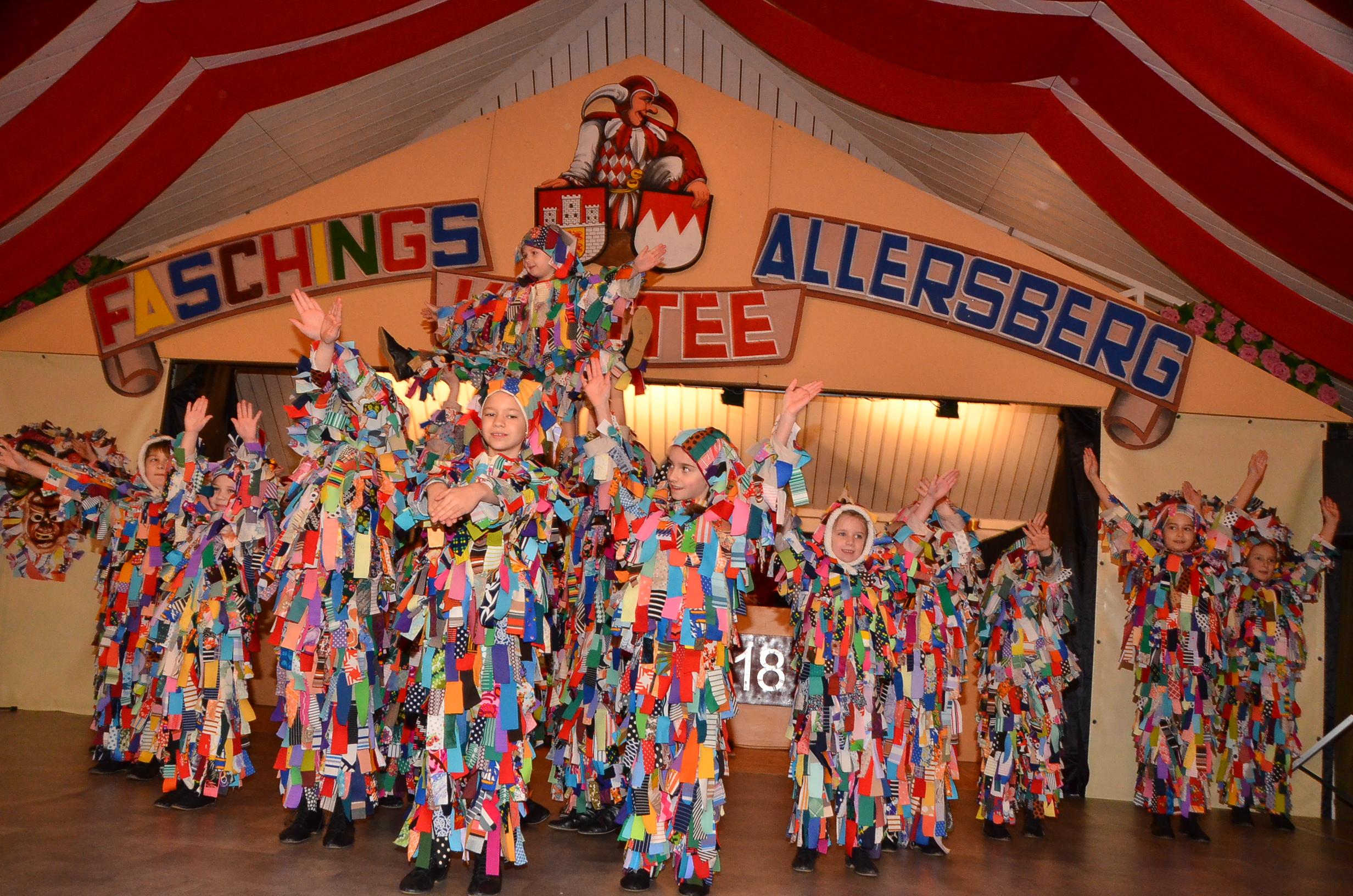 Minihexen, Krümelgarde, Hopfensprossen: Frühschoppen in Allersberg ...