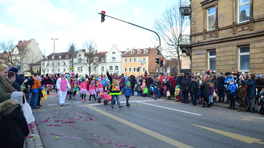 Buntes Bamberg: Gaudiwurm zieht durch die Innenstadt